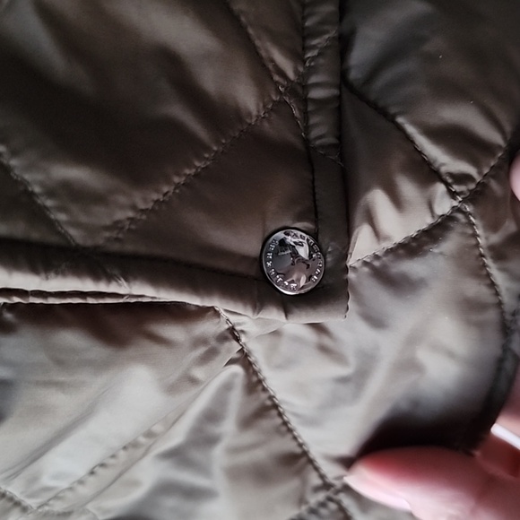 Burberry London Oversized Quilted Rain Jacket - Picture 8 of 16